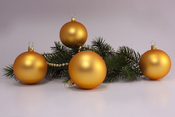 4 Weihnachtskugeln 6cm Gold matt uni