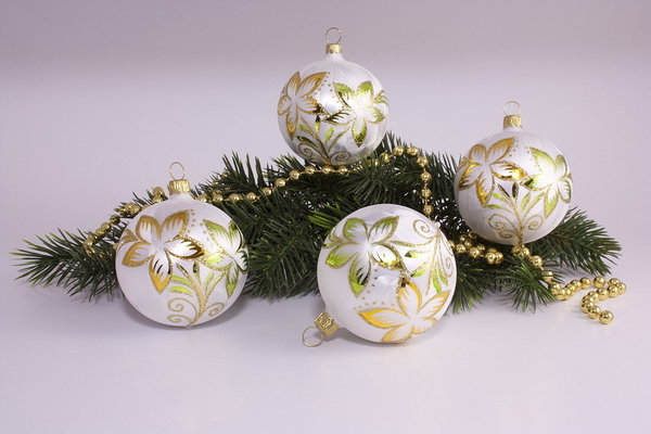 4 Weihnachtsbaumkugeln 8cm Eisweiss grün gold